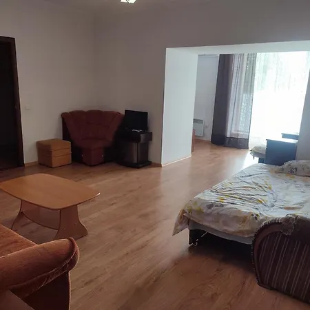 Apartamento Doba - центр 2 кім студія 7 місць завжди тепла !