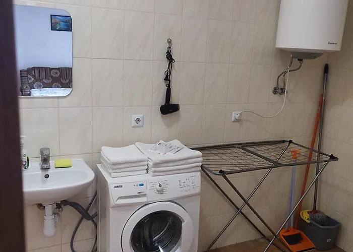 Doba - центр 2 кім студія 7 місць завжди тепла ! Apartamento Mukácheve